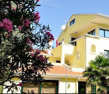 Apartments Adri, Parking In The Yard Rovinj Exteriér fotografie